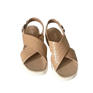 Clarks Women's Cloudsteppers Size 7.5 Sandals Tan Strappy Cushionsoft Sole EUC